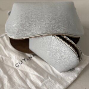 Cuyana Leather Travel Case Set Light Pearl Grey